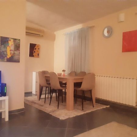 2 Bedroom Centre Apartment Podgoriţa Exterior foto