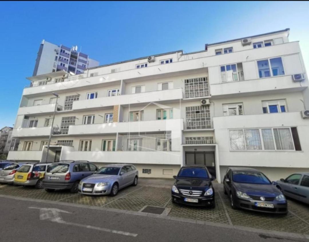 2 Bedroom Centre Apartment Podgoriţa Exterior foto